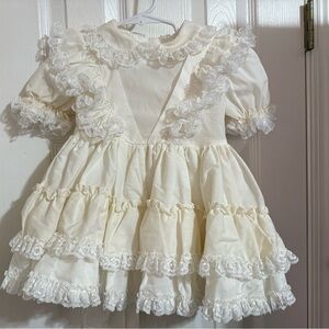 Vintage Miss Quality Ivory Lace & Ruffles Full Circle Pageant Party Dress